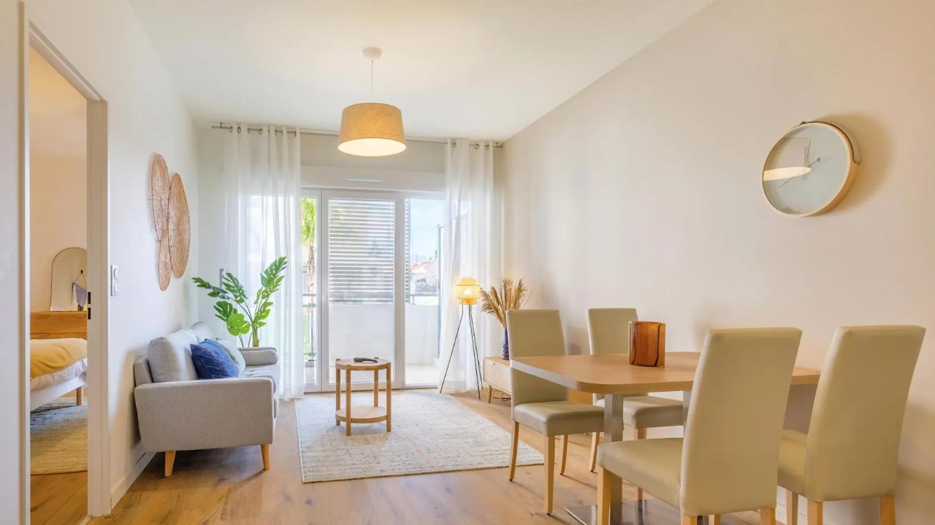 Ovelia Frejus - La Villa Marina location
